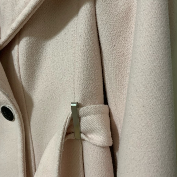 CALVIN KLEIN PINK COAT. BUTTON AND TIE CLOSURE. GOOD CONDITION SIZE SMALL - Picture 5 of 11